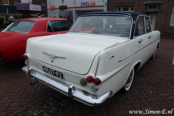 Opel Rekord P2 1700 sedan [1962] (3).JPG