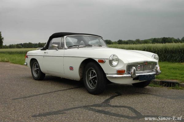 Taxatie Klassieker MG 1974 MGB MkIII 1 RVA.jpg