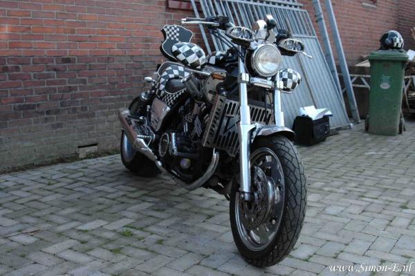 Taxatie Custom Yamaha V-Max 1999 1 RVA.jpg