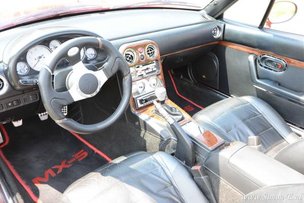 Taxatie Youngtimer Mazda 1992 MX-5 (2).jpg