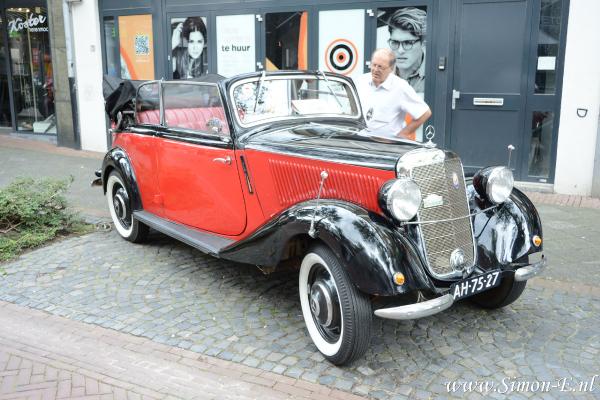 2014 Geleense Oldtimer Parade (27).JPG