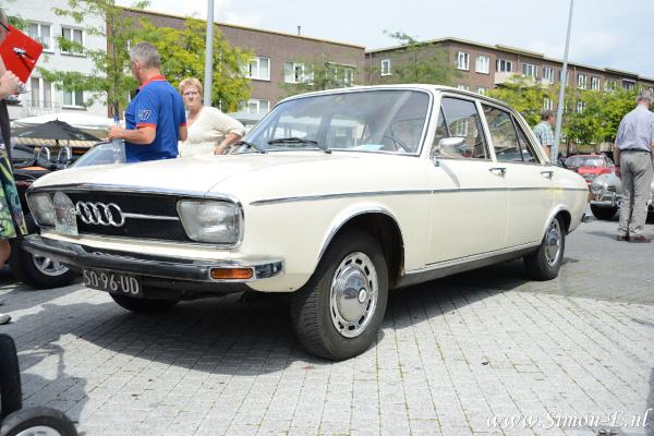 Audi 100 [1972].JPG